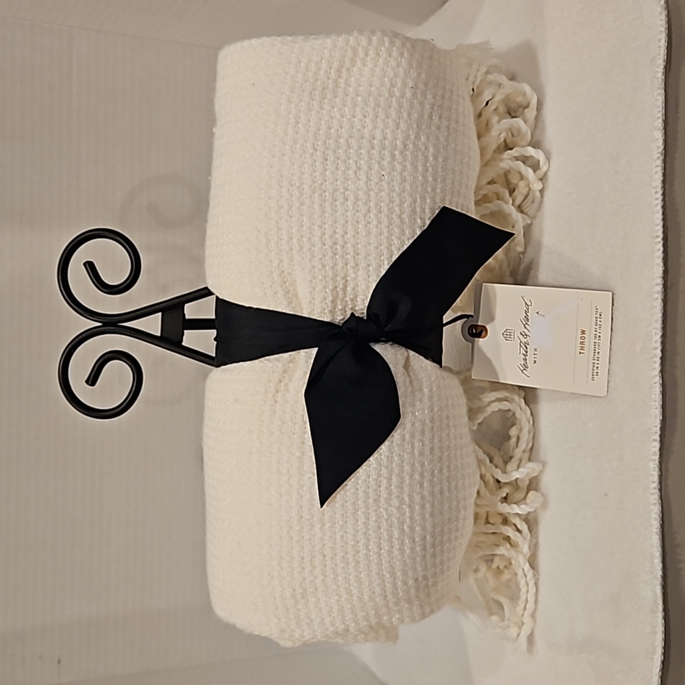 Hearth & Hand NWT Cream Woven Tassels Trim Arcylic Throw